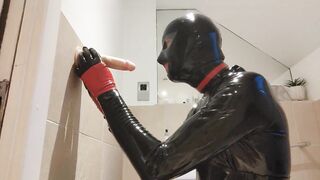Dildo sucking latex sissy slut, Alice Latexy (latexdesires)