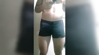 movimientos sexy y se me marca la verga