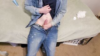 Jerking off in blue jeans