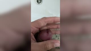 broker enters the apartment, masturbates in front of the mirror and then cums in the sink!