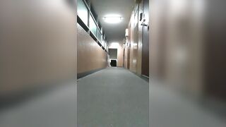 [Nude crossdressing] Pervert bathed in the night breeze [Momiji Akane]