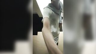 [Nude crossdressing] Pervert bathed in the night breeze [Momiji Akane]