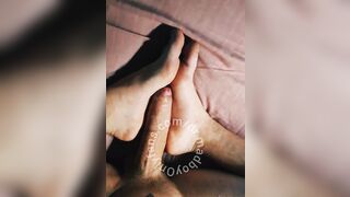 Guy cums and fuck shis feet