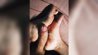 Guy cums and fuck shis feet