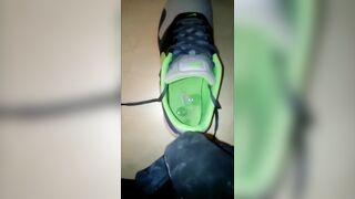 Cum in Nike Tavas