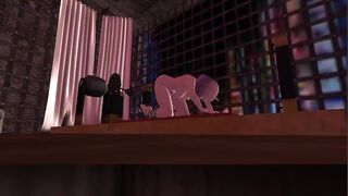 LADYBOY ES ATADO Y FOLLADO POR UNA MAQUINA SEXUAL, EN UNA HABITACION BDSM