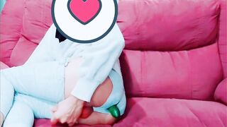 فمبوی ایرانی با یه خیار .cute femboy fuck himself anal