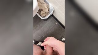 Cumming in the sink at work(only fans thustin69)