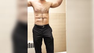 HAIRY MUSCLE BEAR FLEXING