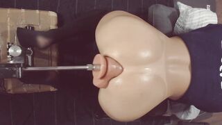 Oiled up Shemale on the Fuckmachine