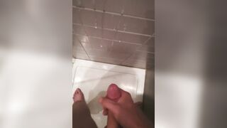 Quick cumshot in the shower