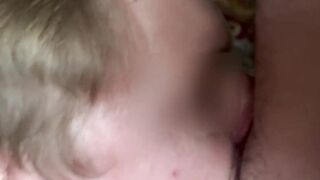 Я отсосал сводному брату в гостях у нашей бабушки. Простите, он не умеет хорошо снимать видео