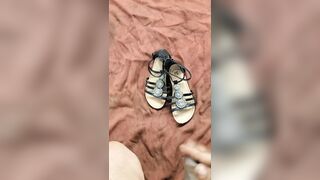 mechanic found sandals in family friend car