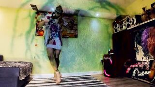 Rainbow Shemale Scarlett Ocean does Fly Away