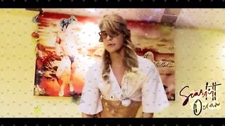 Rainbow Shemale Scarlett Ocean does Fly Away