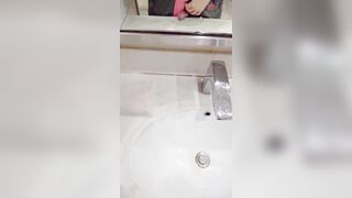 [LUMI_053] 地铁卫生间打胶