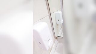 [LUMI_053] 地铁卫生间打胶