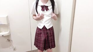 [Crossdressing] Japanese masturbation with a lot of ejaculation in a cute uniform