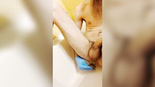 Dildo in the tub ????