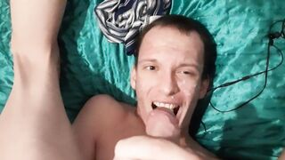 Giving myself a white christmas cum facial!