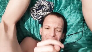 Giving myself a white christmas cum facial!