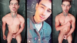 colombiano latino mostrando la verga a la camara