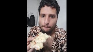i Didnt record the begging by mistake of my But there i am eating like crazy