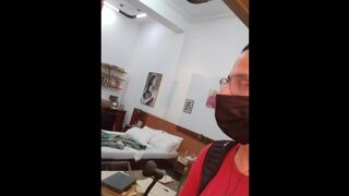 Visiting a museo to find a place to jerk off