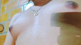 Me escupo, me toco, y me vengo