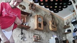 I'm trying on thongs