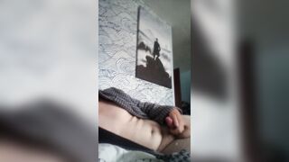 I jerk off my tired cock