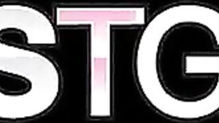 BOBSTGIRLS: Kiki & Her Toy